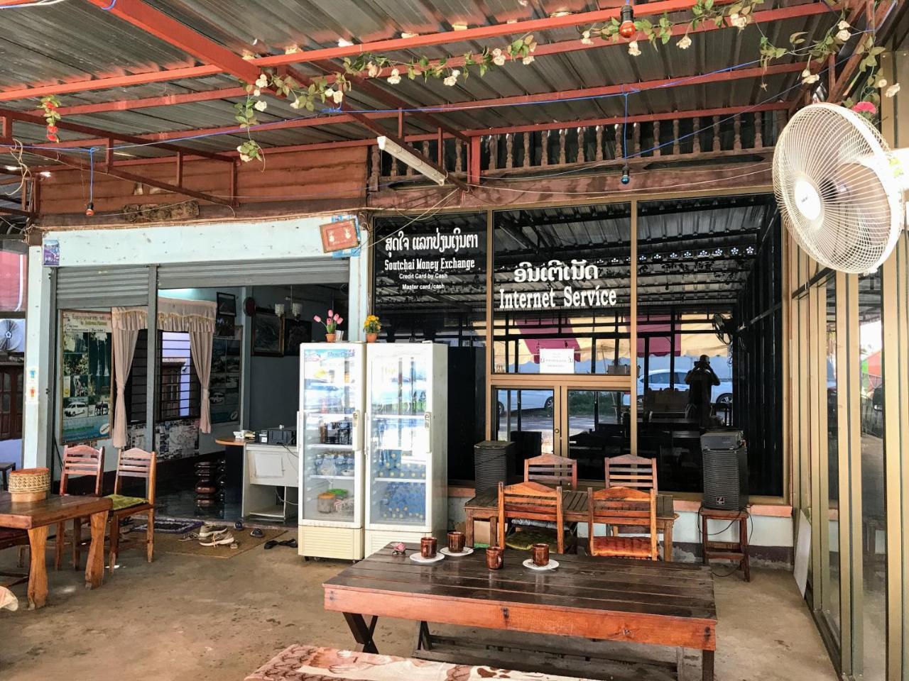 Soutchai Hostel And Tour Company Pakse Luaran gambar