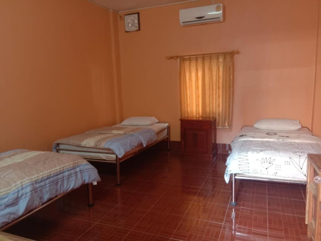 Soutchai Hostel And Tour Company Pakse Luaran gambar