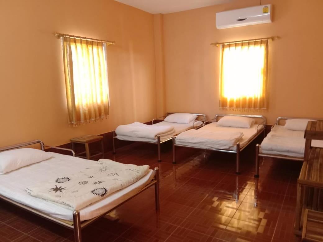 Soutchai Hostel And Tour Company Pakse Luaran gambar